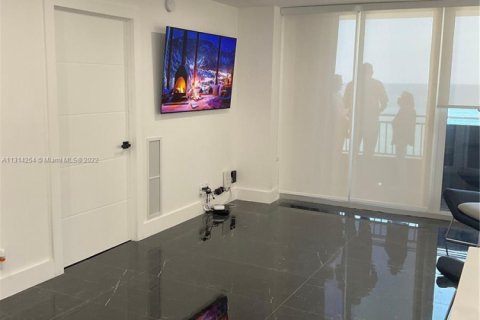 Condominio en venta en Hallandale Beach, Florida, 1 dormitorio, 77.29 m2 № 1984739 - foto 7