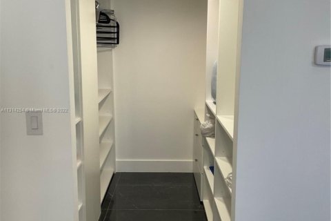 Condominio en venta en Hallandale Beach, Florida, 1 dormitorio, 77.29 m2 № 1984739 - foto 20