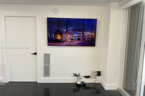 Condominio en venta en Hallandale Beach, Florida, 1 dormitorio, 77.29 m2 № 1984739 - foto 15