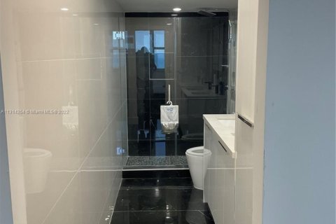Condominio en venta en Hallandale Beach, Florida, 1 dormitorio, 77.29 m2 № 1984739 - foto 17