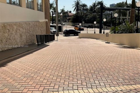 Condominio en venta en Hallandale Beach, Florida, 1 dormitorio, 77.29 m2 № 1984739 - foto 27
