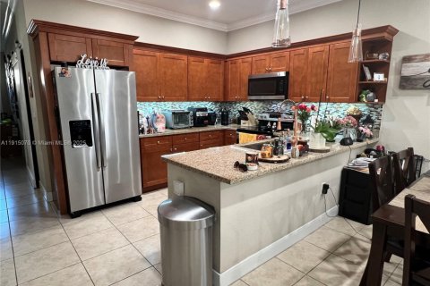 Купить таунхаус в Хомстед, Флорида 4 спальни, 177.07м2, № 1970236 - фото 2
