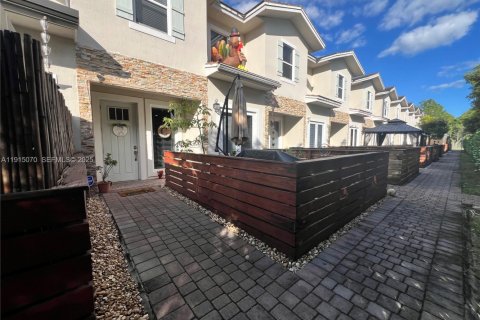 Adosado en venta en Homestead, Florida, 4 dormitorios, 177.07 m2 № 1970236 - foto 29