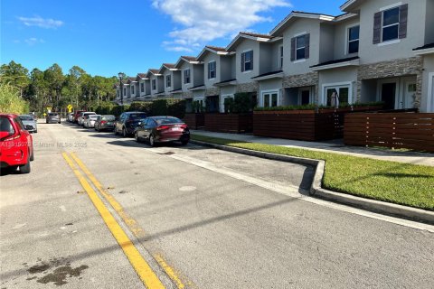 Купить таунхаус в Хомстед, Флорида 4 спальни, 177.07м2, № 1970236 - фото 23