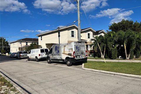 Купить таунхаус в Хомстед, Флорида 4 спальни, 177.07м2, № 1970236 - фото 22