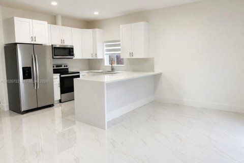 Casa en venta en Homestead, Florida, 4 dormitorios, 144.46 m2 № 2154884 - foto 4