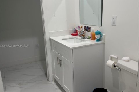 Casa en venta en Homestead, Florida, 4 dormitorios, 144.46 m2 № 2154884 - foto 10