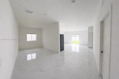 Casa en venta en Homestead, Florida, 4 dormitorios, 144.46 m2 № 2154884 - foto 2