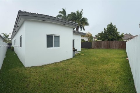 Casa en venta en Homestead, Florida, 4 dormitorios, 144.46 m2 № 2154884 - foto 16