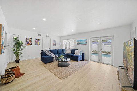 Villa ou maison à vendre à Miami, Floride: 5 chambres, 320.61 m2 № 1956900 - photo 6