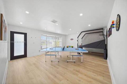Villa ou maison à vendre à Miami, Floride: 5 chambres, 320.61 m2 № 1956900 - photo 19