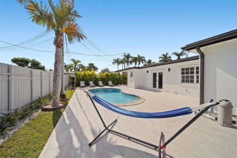 Villa ou maison à vendre à Miami, Floride: 5 chambres, 320.61 m2 № 1956900 - photo 18