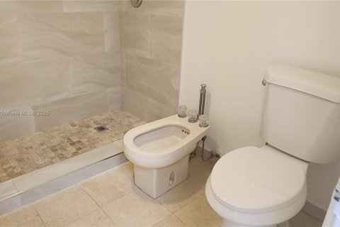 Villa ou maison à louer à Miami, Floride: 4 chambres, 242.75 m2 № 1948790 - photo 24