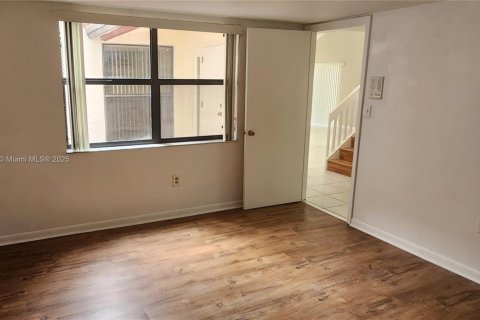 Villa ou maison à louer à Miami, Floride: 4 chambres, 242.75 m2 № 1948790 - photo 19