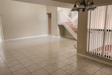 Villa ou maison à louer à Miami, Floride: 4 chambres, 242.75 m2 № 1948790 - photo 6