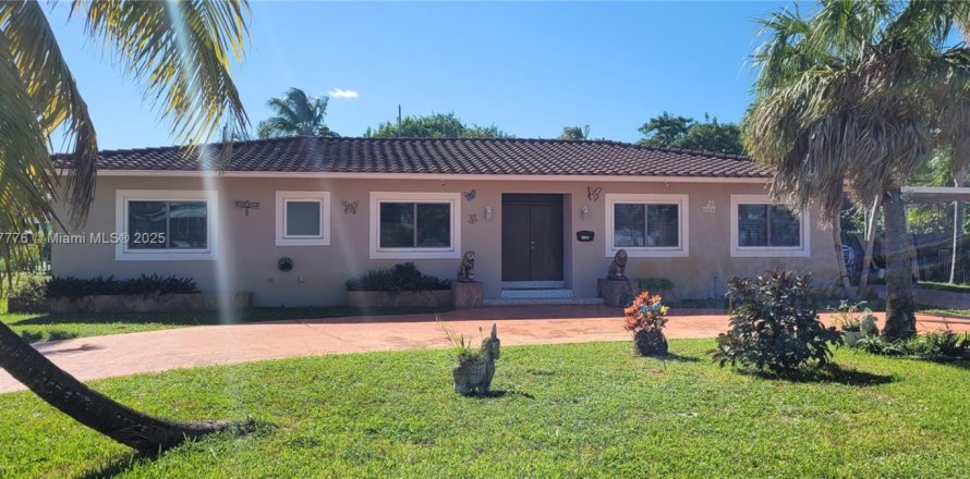 Дом в Холливуд, Флорида 4 спальни, 229.1м2 № 1965706