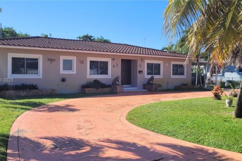 Купить виллу или дом в Холливуд, Флорида 4 спальни, 229.1м2, № 1965706 - фото 2