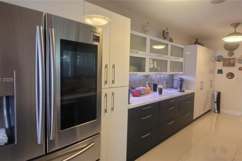 Купить виллу или дом в Холливуд, Флорида 4 спальни, 229.1м2, № 1965706 - фото 10