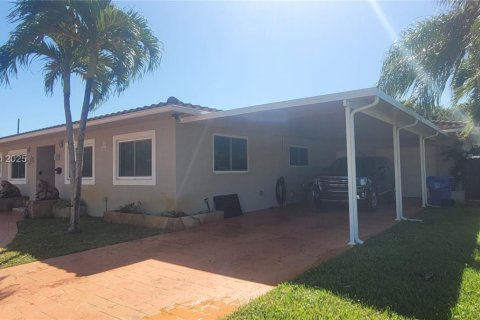 Купить виллу или дом в Холливуд, Флорида 4 спальни, 229.1м2, № 1965706 - фото 7