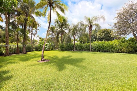 Terreno en venta en Biscayne Park, Florida № 1958425 - foto 2