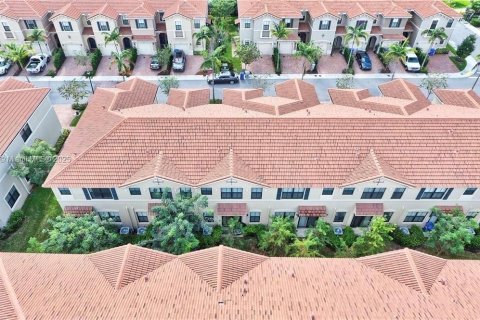 House in Pompano Beach, Florida 3 bedrooms, 131.92 sq.m. № 1946537 - photo 27