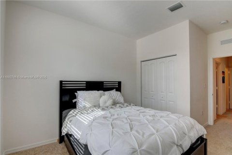 House in Pompano Beach, Florida 3 bedrooms, 131.92 sq.m. № 1946537 - photo 18