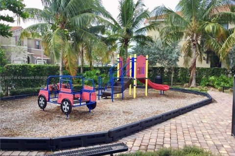 House in Pompano Beach, Florida 3 bedrooms, 131.92 sq.m. № 1946537 - photo 23