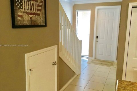 House in Pompano Beach, Florida 3 bedrooms, 131.92 sq.m. № 1946537 - photo 10