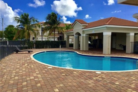 House in Pompano Beach, Florida 3 bedrooms, 131.92 sq.m. № 1946537 - photo 26