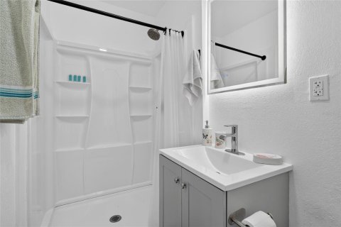 Villa ou maison à vendre à Bradenton, Floride: 3 chambres, 100.89 m2 № 2284690 - photo 20