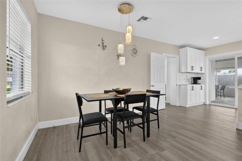 Villa ou maison à vendre à Bradenton, Floride: 3 chambres, 100.89 m2 № 2284690 - photo 9