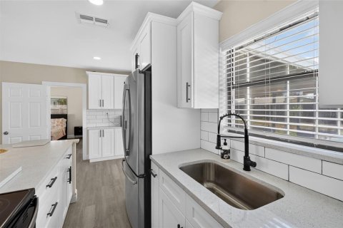 Villa ou maison à vendre à Bradenton, Floride: 3 chambres, 100.89 m2 № 2284690 - photo 14