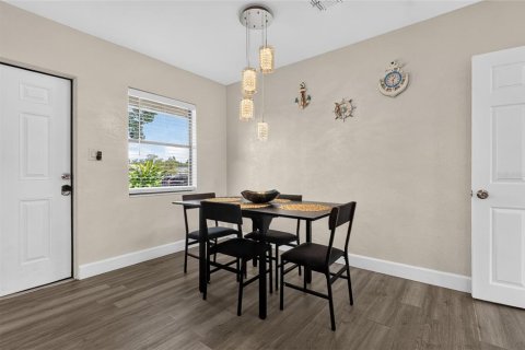 Villa ou maison à vendre à Bradenton, Floride: 3 chambres, 100.89 m2 № 2284690 - photo 8