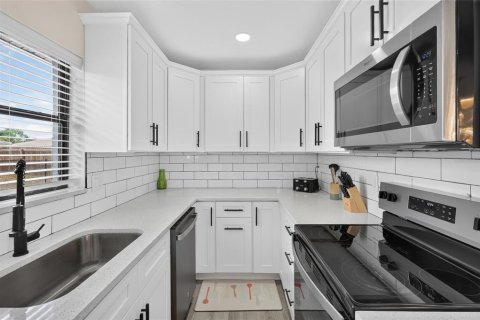 Villa ou maison à vendre à Bradenton, Floride: 3 chambres, 100.89 m2 № 2284690 - photo 13