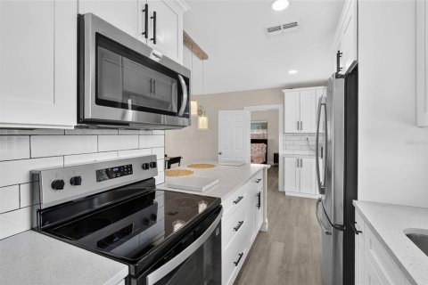 Villa ou maison à vendre à Bradenton, Floride: 3 chambres, 100.89 m2 № 2284690 - photo 15