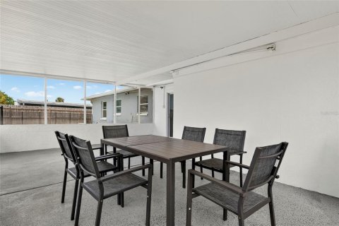 Villa ou maison à vendre à Bradenton, Floride: 3 chambres, 100.89 m2 № 2284690 - photo 30