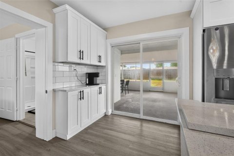 Villa ou maison à vendre à Bradenton, Floride: 3 chambres, 100.89 m2 № 2284690 - photo 16