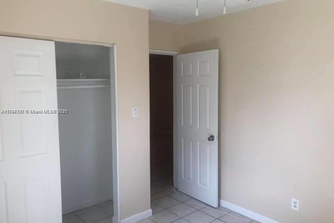 Commercial property in Dania Beach, Florida 111.76 sq.m. № 1841295 - photo 8