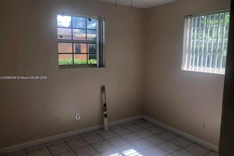 Commercial property in Dania Beach, Florida 111.76 sq.m. № 1841295 - photo 11