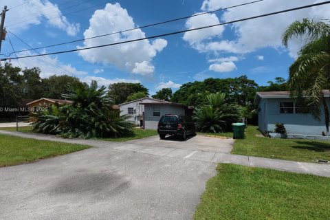 Commercial property in Dania Beach, Florida 111.76 sq.m. № 1841295 - photo 4