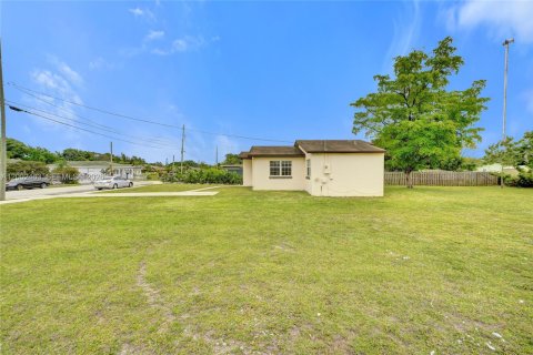 House in West Park, Florida 3 bedrooms, 106.65 sq.m. № 2068142 - photo 5