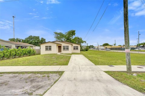 House in West Park, Florida 3 bedrooms, 106.65 sq.m. № 2068142