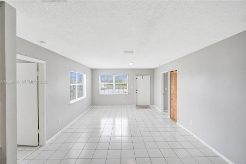 House in West Park, Florida 3 bedrooms, 106.65 sq.m. № 2068142 - photo 18