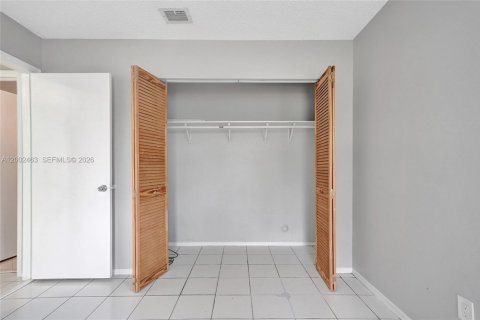 House in West Park, Florida 3 bedrooms, 106.65 sq.m. № 2068142 - photo 26