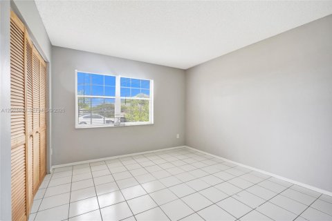 House in West Park, Florida 3 bedrooms, 106.65 sq.m. № 2068142 - photo 28