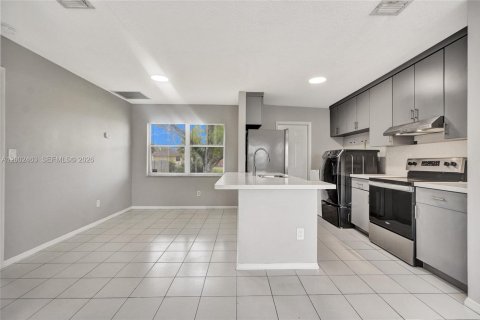 House in West Park, Florida 3 bedrooms, 106.65 sq.m. № 2068142 - photo 13