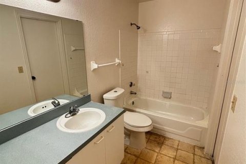Купить кондоминиум в Киссимми, Флорида 5 комнат, 105.91м2, № 2226617 - фото 14