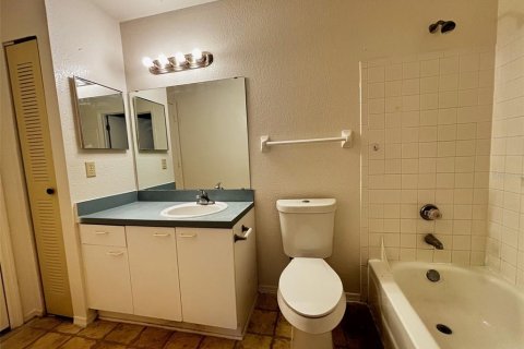 Купить кондоминиум в Киссимми, Флорида 5 комнат, 105.91м2, № 2226617 - фото 13