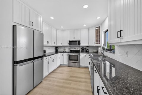 Villa ou maison à vendre à Pompano Beach, Floride: 3 chambres, 151.15 m2 № 2059641 - photo 13