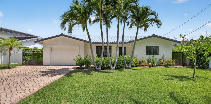 Villa ou maison à Pompano Beach, Floride 3 chambres, 151.15 m2 № 2059641